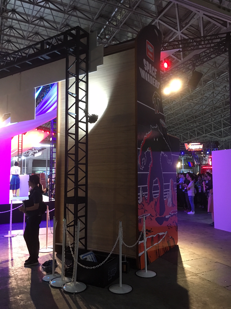 Illustration for article titled Surely, This Has To Be The Biggest Arcade Cabinet In The World